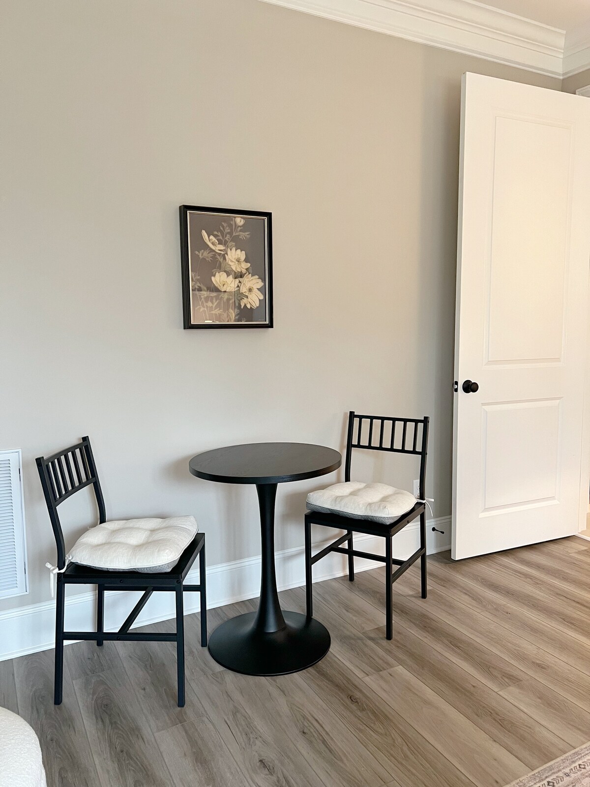 Luxury Suite, Private Entrance, Garage & Balcony in Raleigh, NC